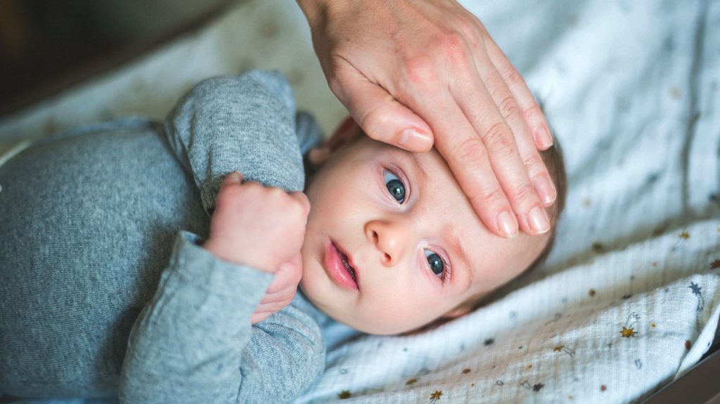 Bebeklerde sık görülen ateşlenme, ishal, kolik ağrısı, burun tıkanıklığı gibi sağlık sorunlarına dair bilgiler. Bebek sağlığı konusunda rehberiniz.