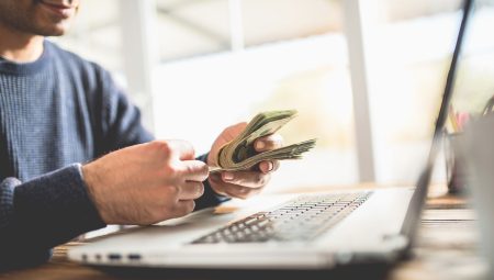 Para Kazanma: Evden Çalışarak İnternet Üzerinden Nasıl Para Kazanılır?